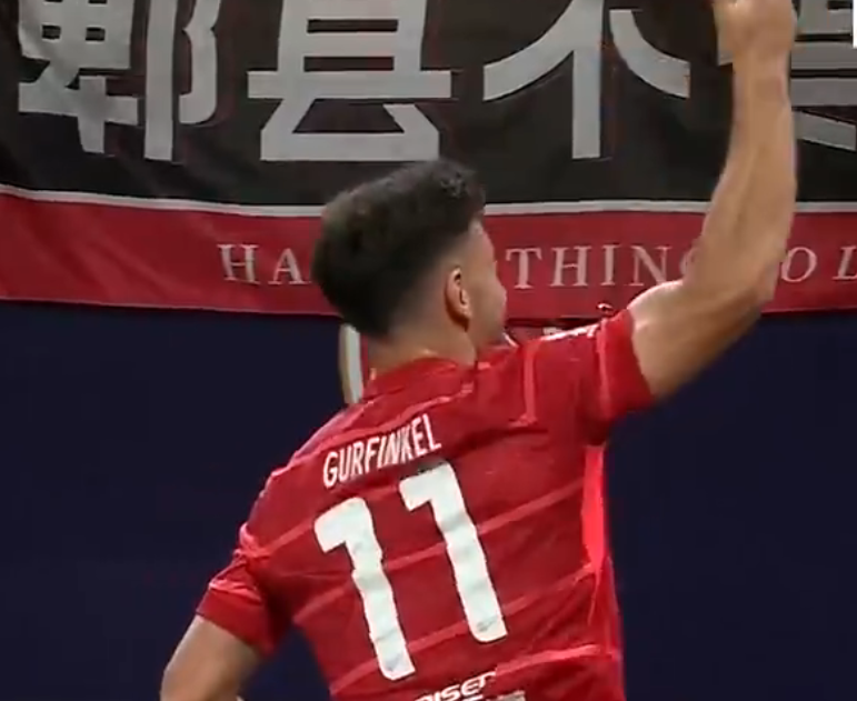 4-1！古尔芬克尔造3球，上海海港惨败，成都蓉城再次登顶中超榜首